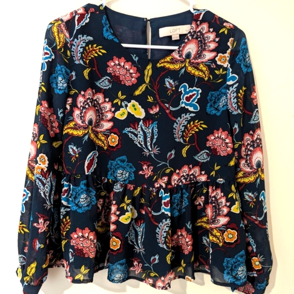 Loft Size Petite XS Lined Sheer Floral Blouse Lightweight Bottom Ruffle-…